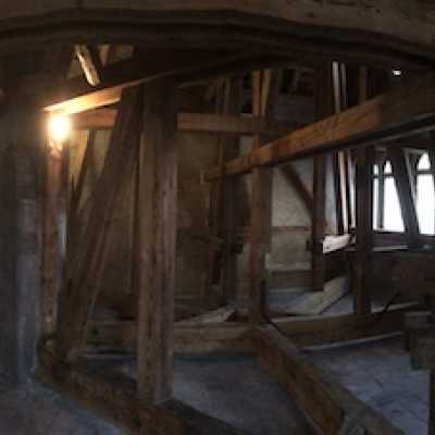 Oprava věžovité konstrukce střechy - Více než stoletý krov po opravách a ošetření